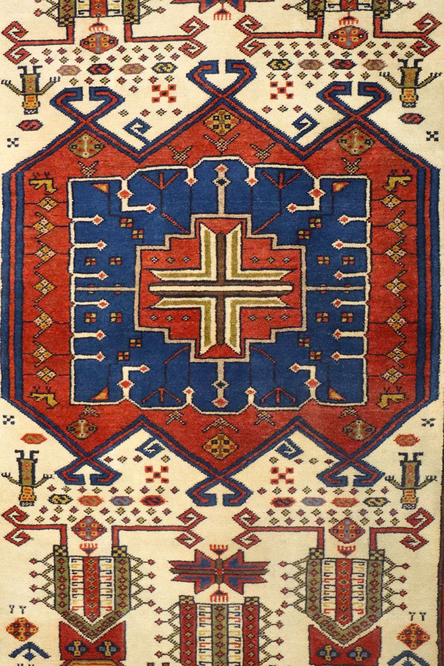 Persian Tribal Quchan Rug - 1.65 x 1.27 m