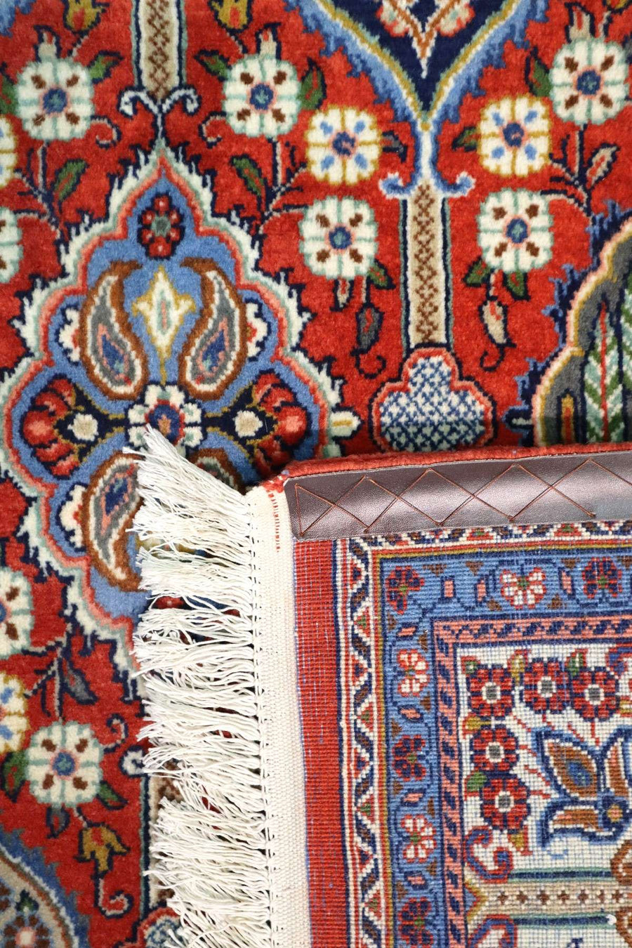 Fine Sarouk Rug - Intricate Storytelling Rug - 2.85 x 1.75 m