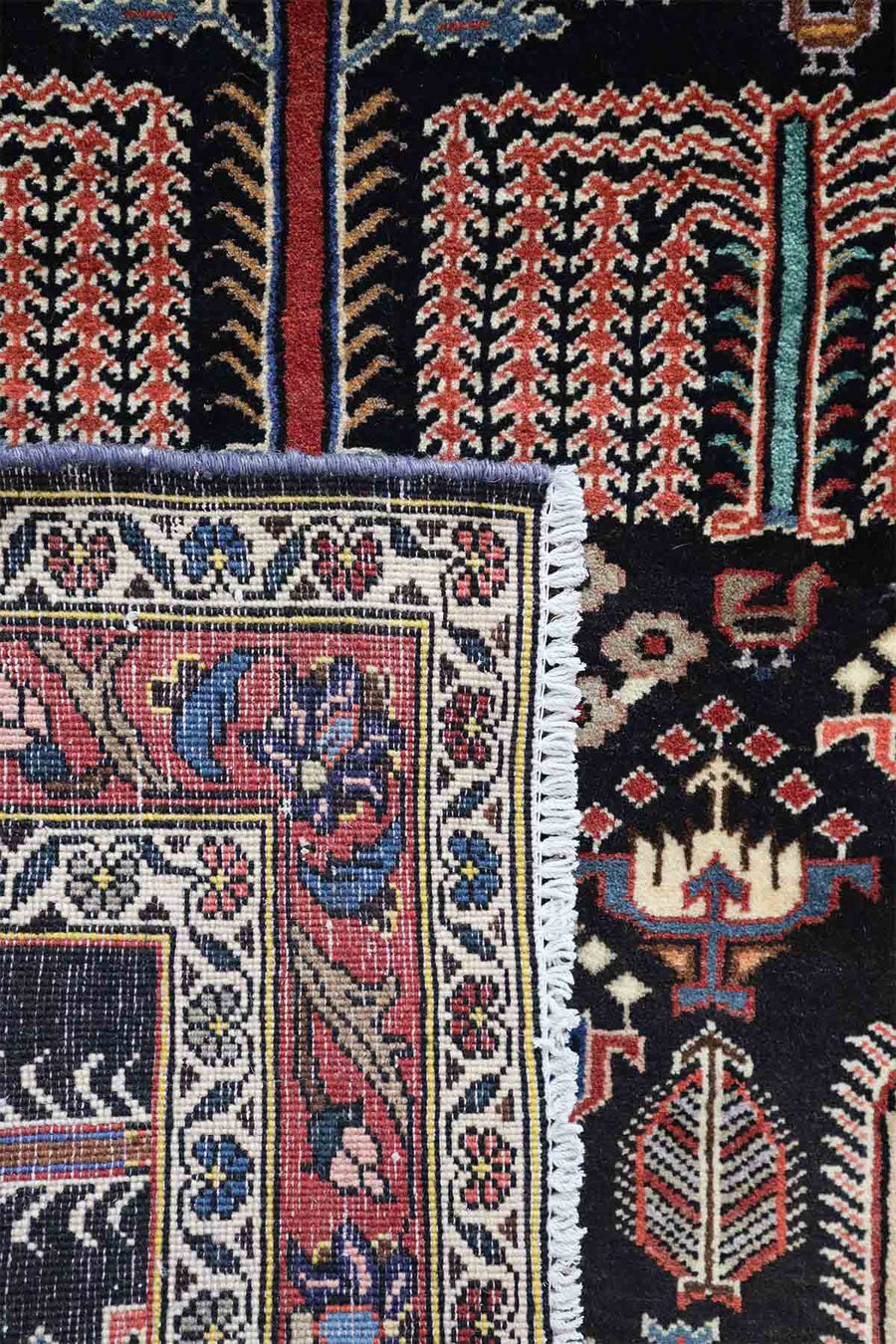 Persian Handmade Bakhtiari Rug - 1.47 x 1.05 m