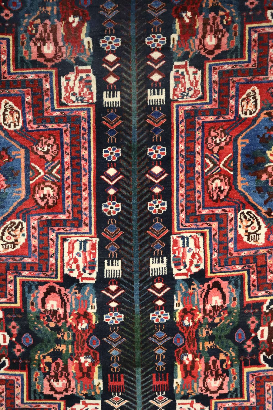 Bakhtiari Rug - Antique and Collectable - 3.15 x 2.1 m