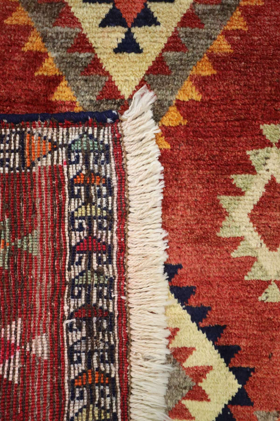 Retro Qashqai Gabbeh Rug - 1.55×1.17 m